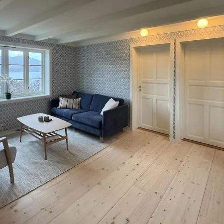 Dom wakacyjny 3 Bedroom Awesome In *