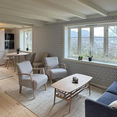 3 Bedroom Awesome In *