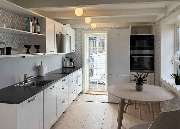 Holiday home 3 Bedroom Awesome In Vikebygd